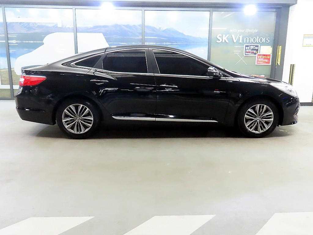 HYUNDAI Grandeur - Vista 3