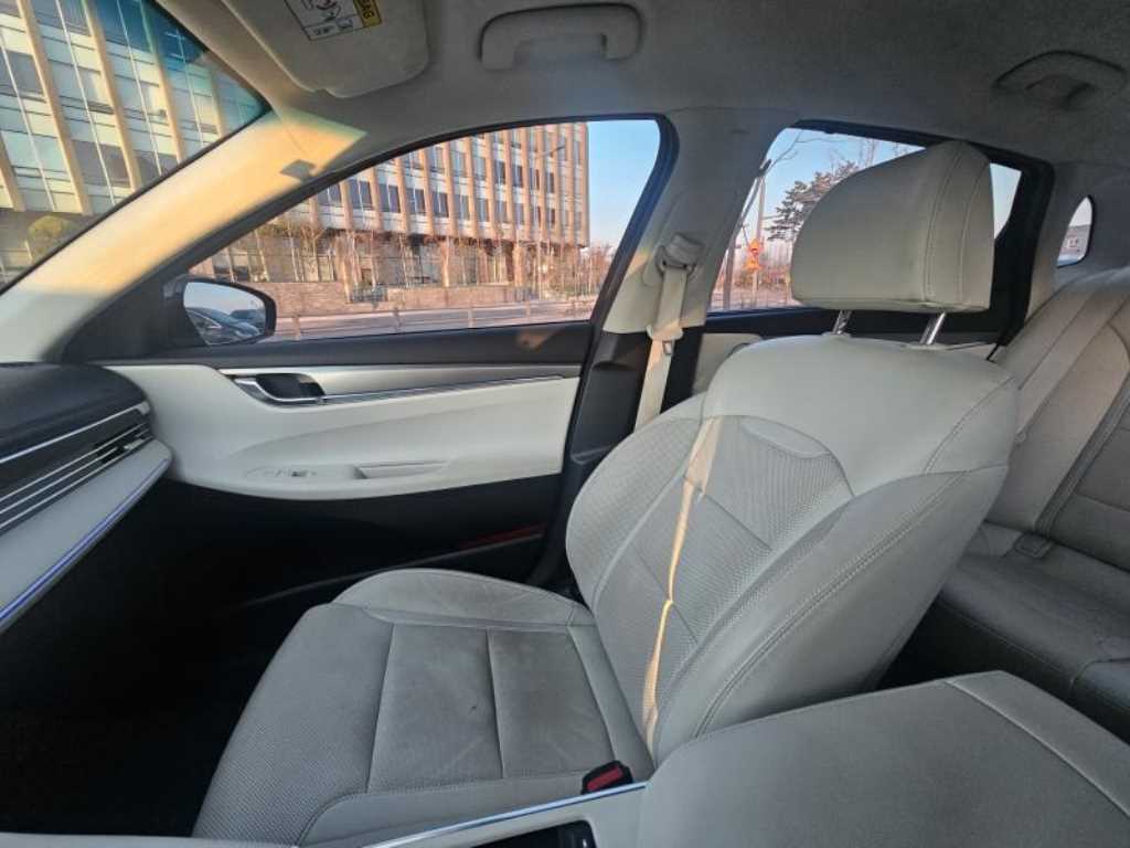 HYUNDAI Grandeur - Vista 5