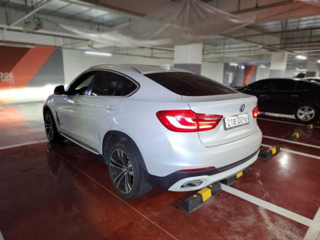 BMW X6 - Vista 3