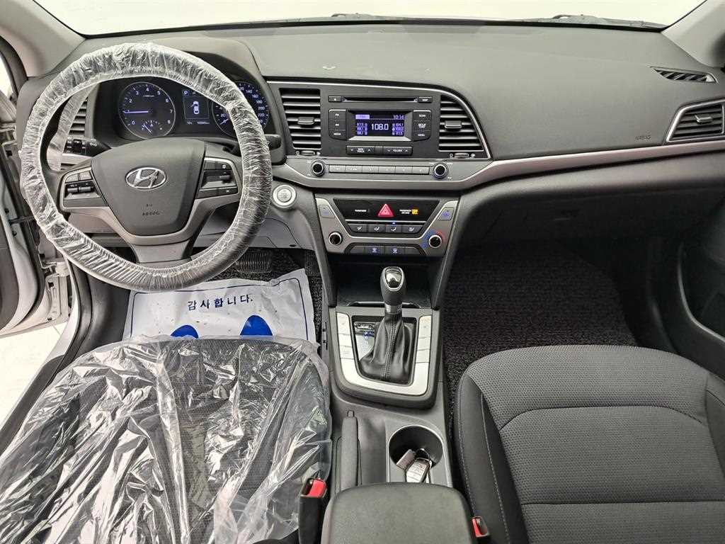 HYUNDAI Avante - Vista 6