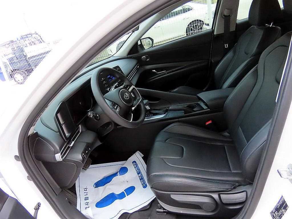 HYUNDAI Avante - Vista 5