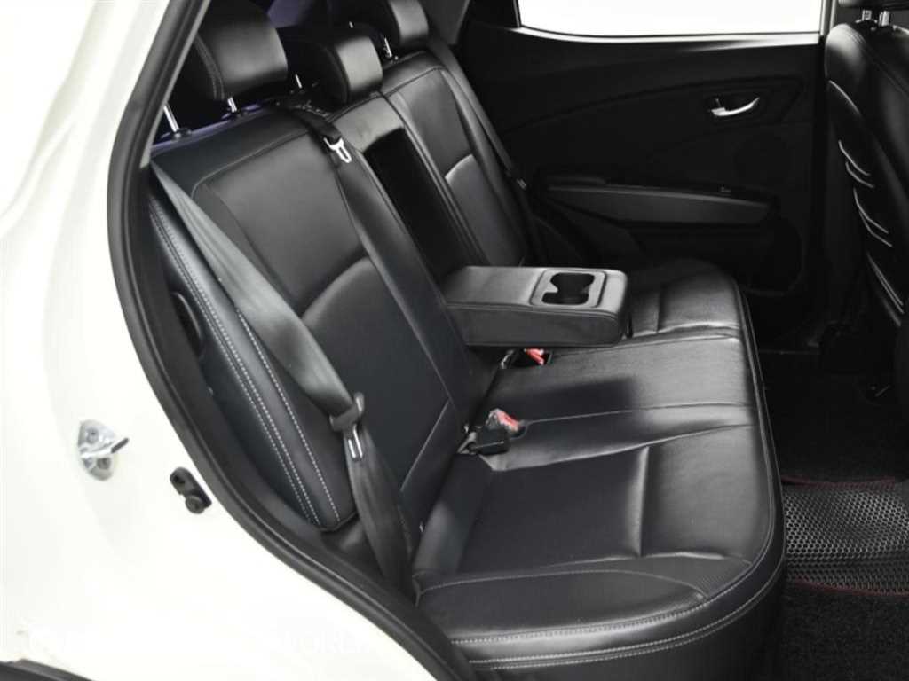 Ssangyong Tivoli - Vista 12