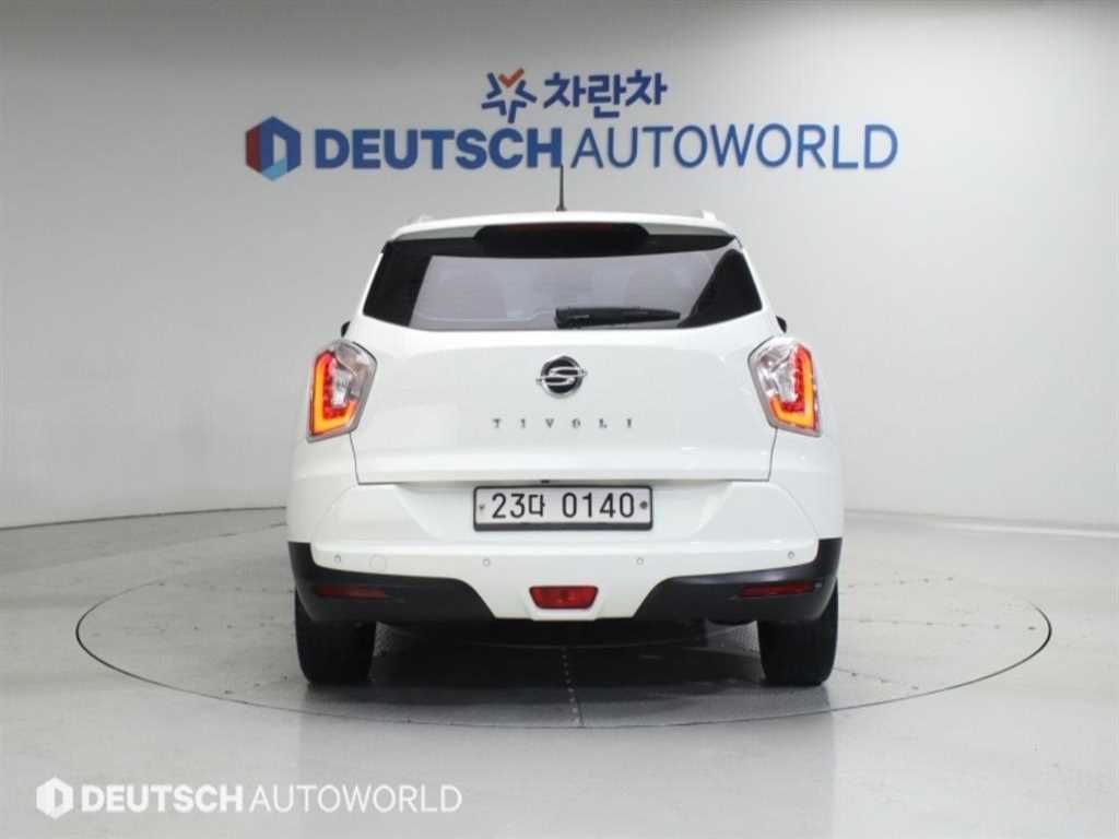 Ssangyong Tivoli - Vista 4