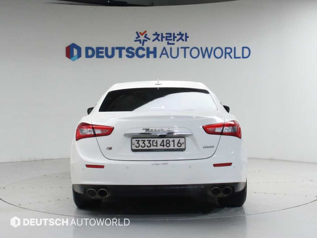 Maserati Ghibli - Vista 4