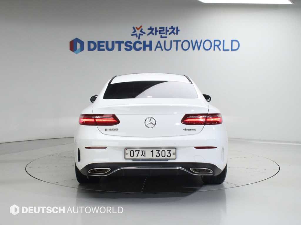 Mercedes Benz E class - Vista 4