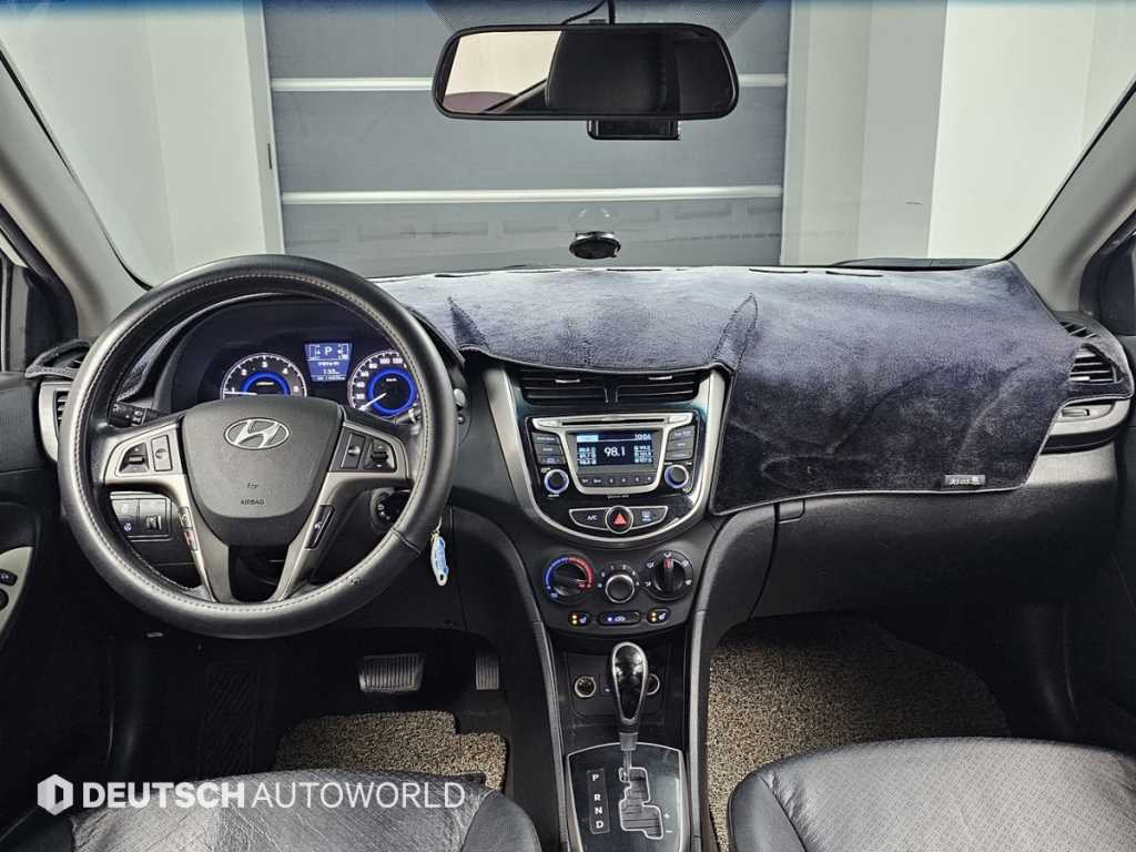 HYUNDAI Accent 2015 Blanco - Importación desde Corea - HF Imports Iquique - Foto 18