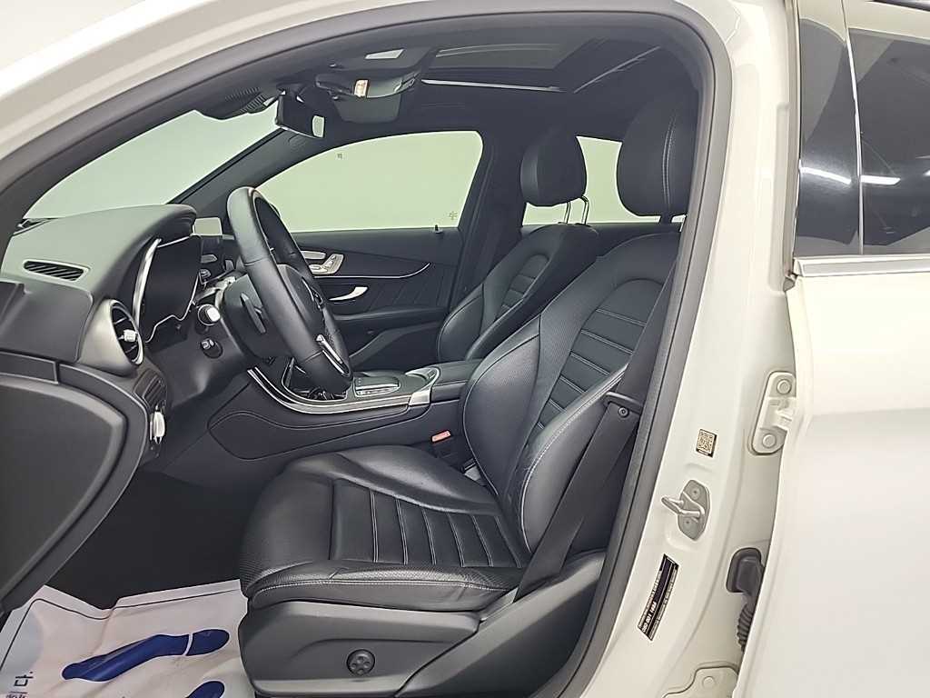 Mercedes Benz GLC Class - Vista 11