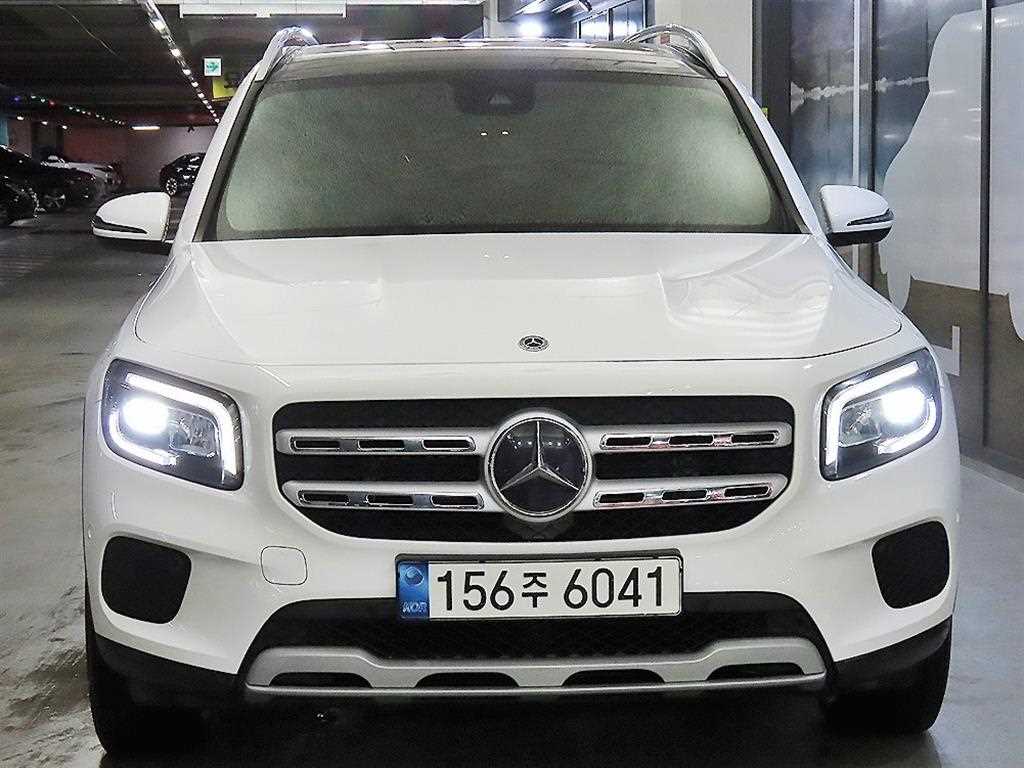 Mercedes Benz GLB Class - Vista 2
