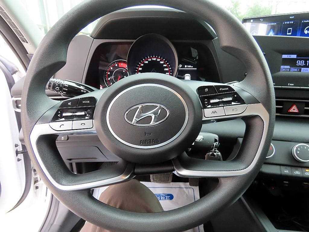 HYUNDAI Avante - Vista 8