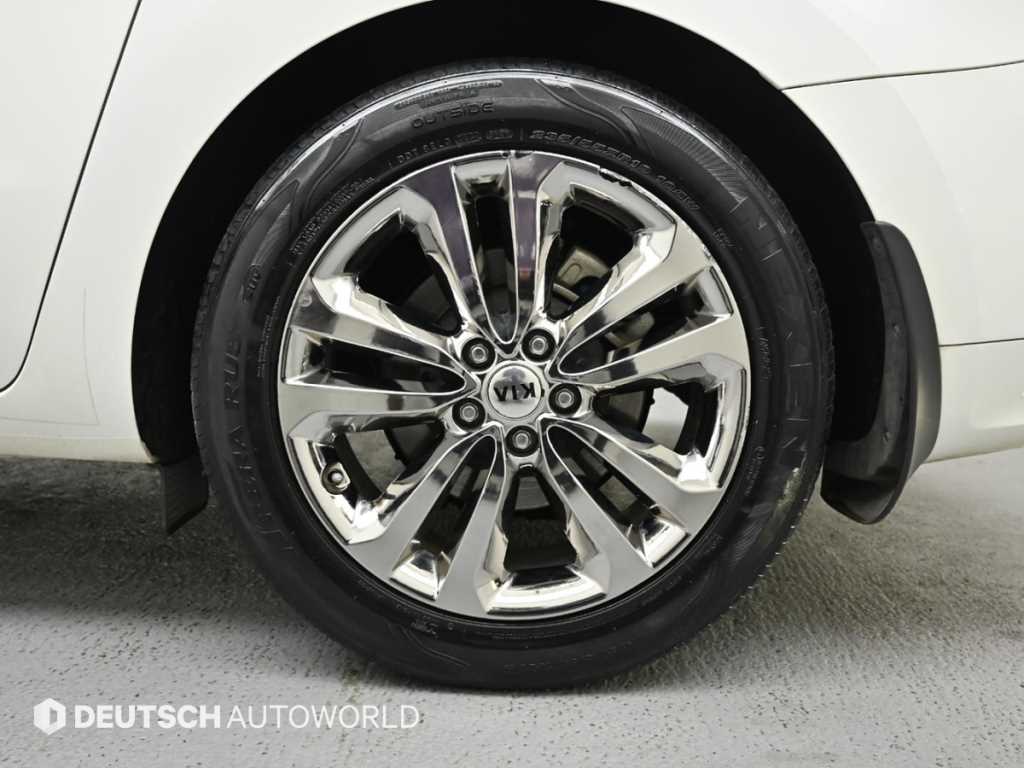 KIA Carnival - Vista 5