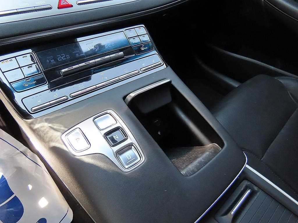 HYUNDAI Grandeur - Vista 10