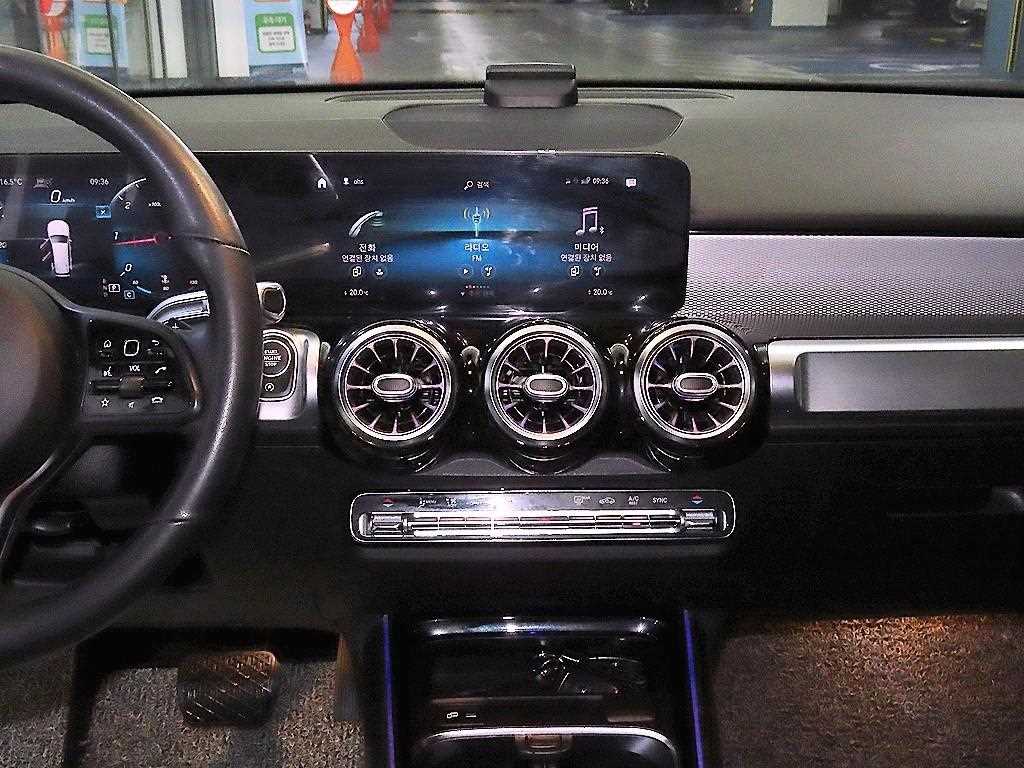 Mercedes Benz GLB Class - Vista 11