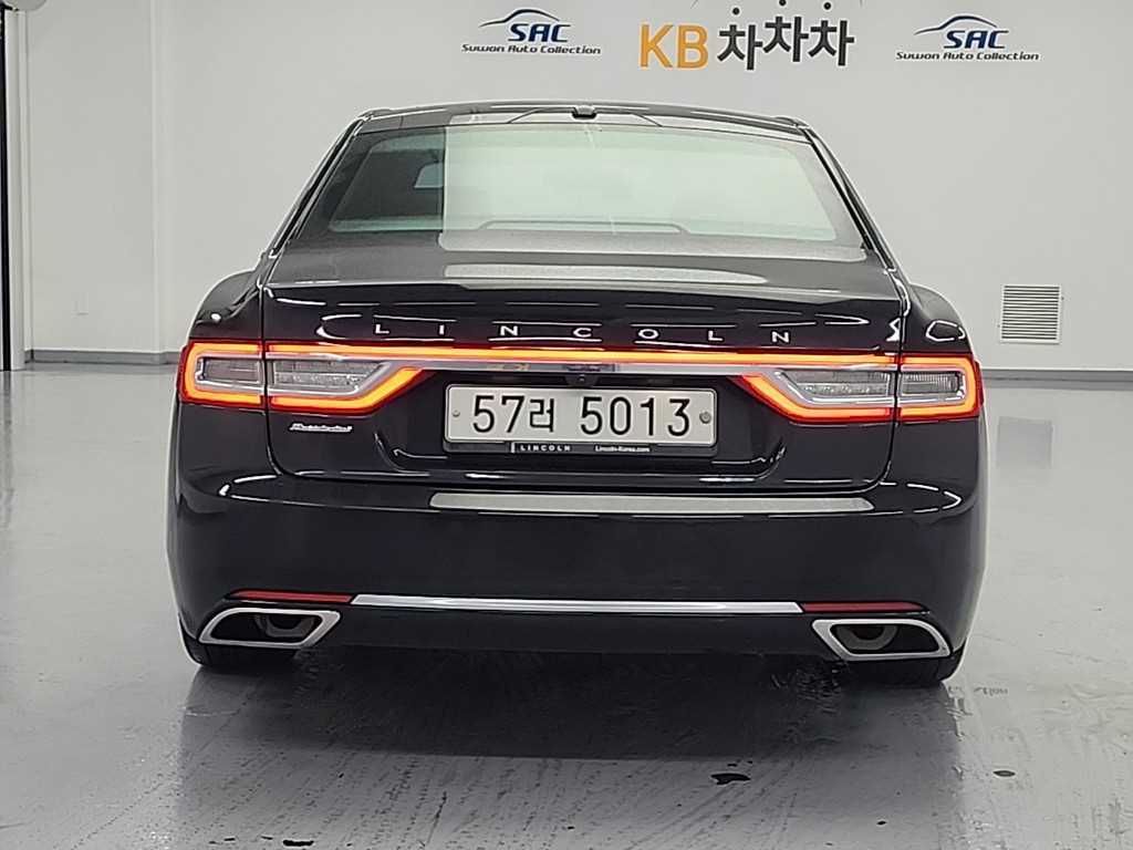 Lincoln Continental - Vista 3