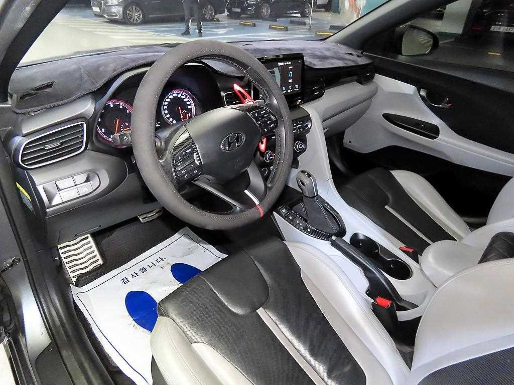 HYUNDAI Veloster - Vista 10