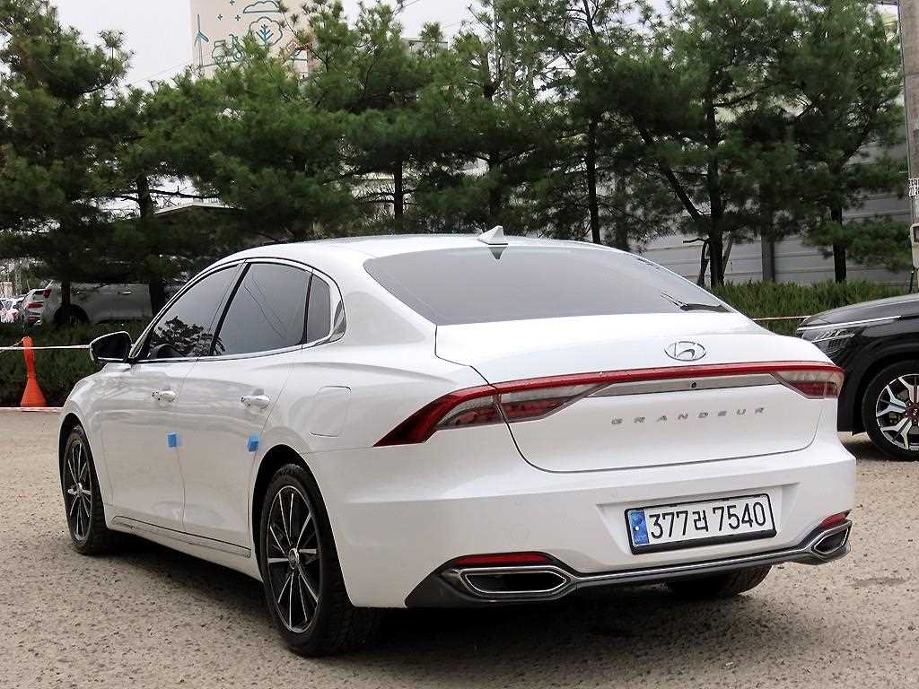 HYUNDAI Grandeur - Vista 3