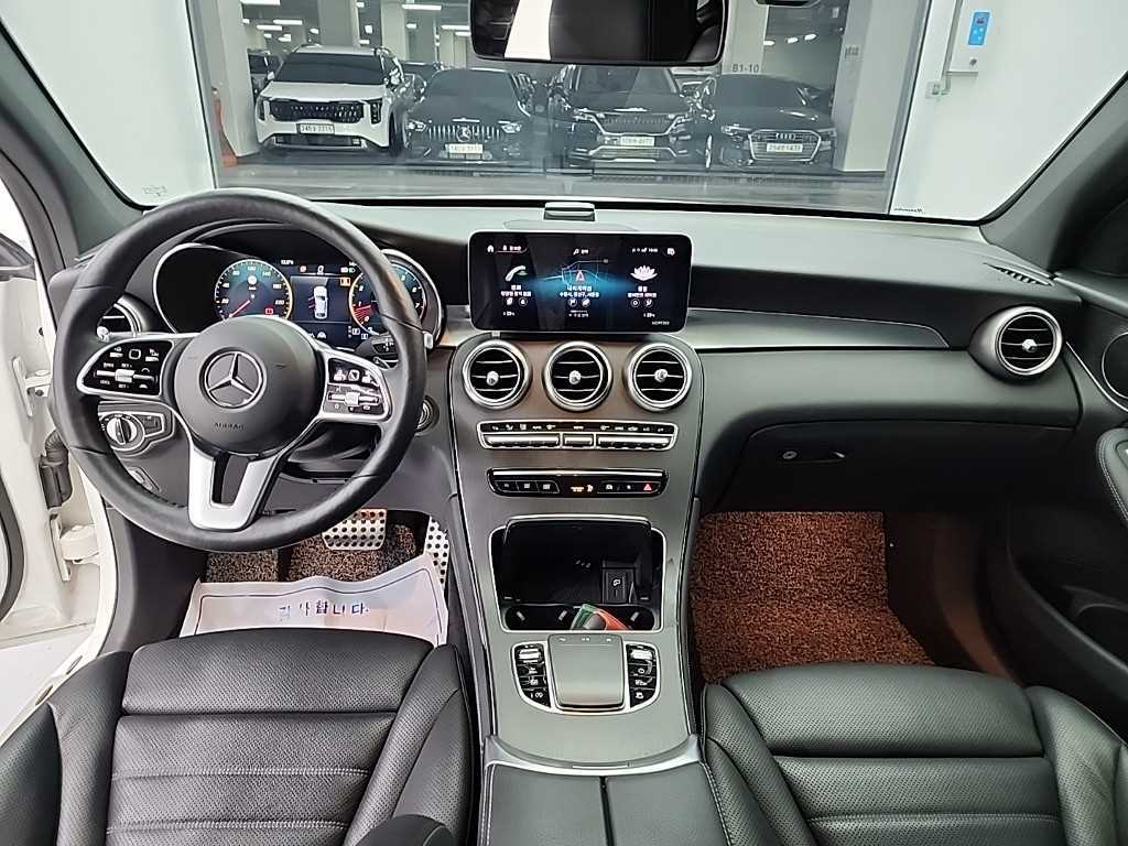 Mercedes Benz GLC Class - Vista 7