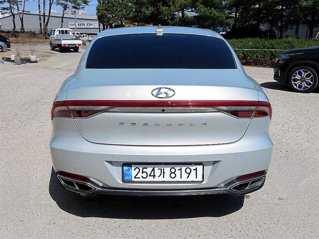 HYUNDAI Grandeur - Vista 4