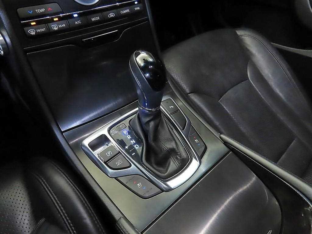 HYUNDAI Grandeur - Vista 12