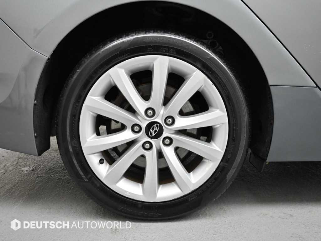 HYUNDAI i40 - Vista 5