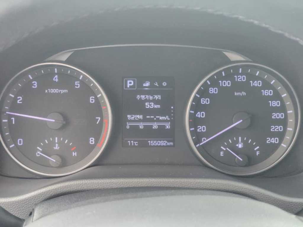 HYUNDAI Avante - Vista 8