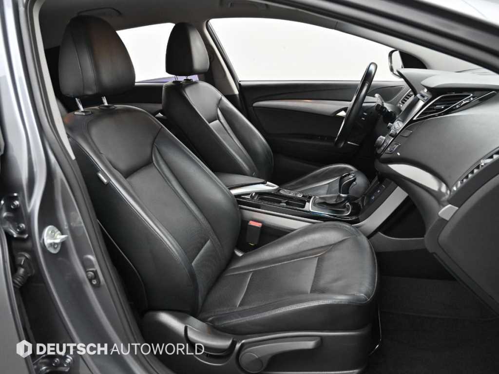 HYUNDAI i40 - Vista 10