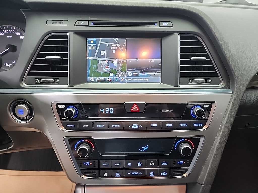 HYUNDAI Sonata - Vista 10