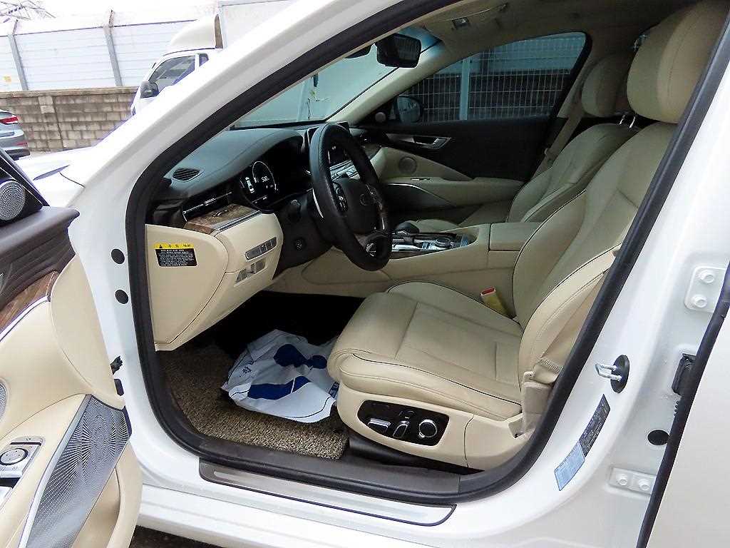 KIA K9 - Vista 5