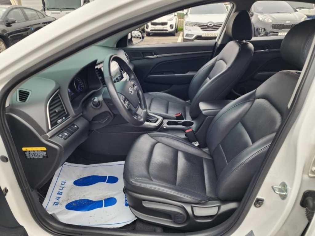 HYUNDAI Avante 2016 Blanco - Importación desde Corea - HF Imports Iquique - Foto 16