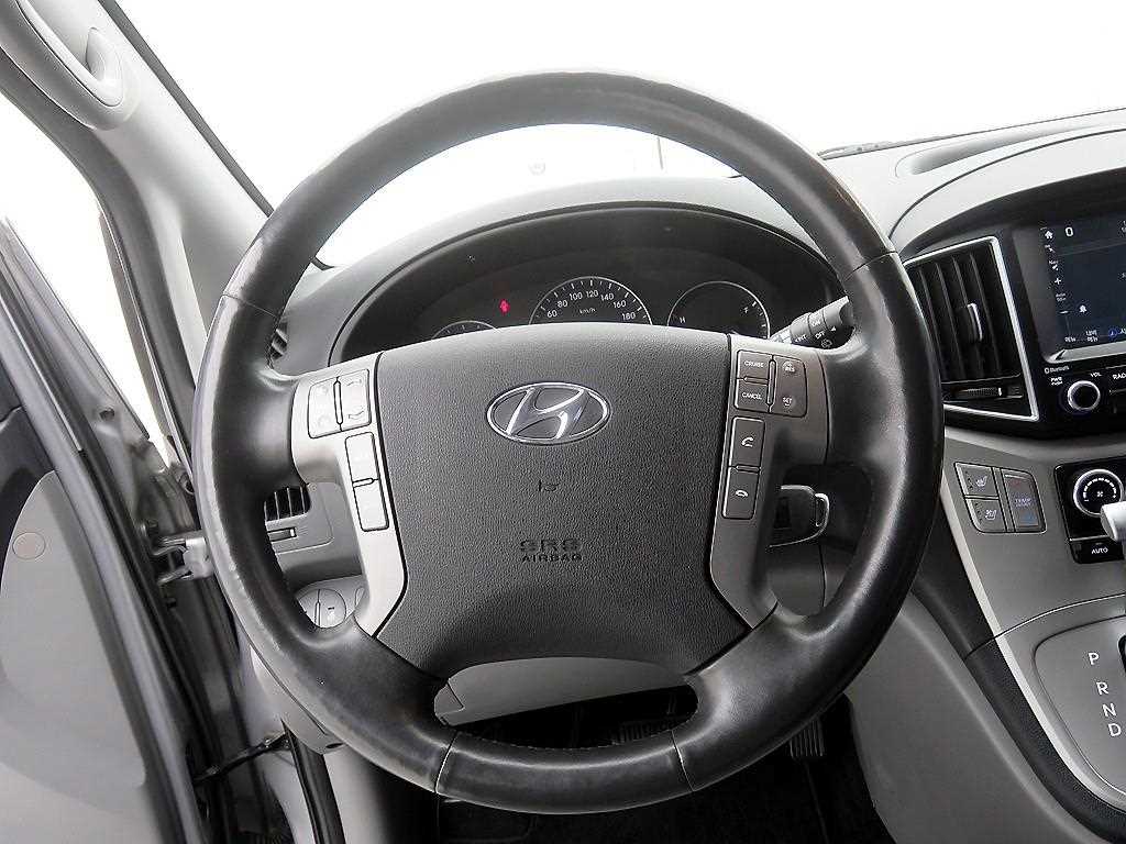 HYUNDAI Starex - Vista 9