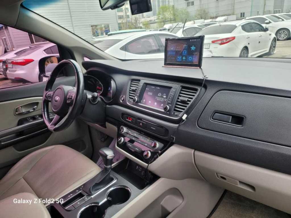 KIA Carnival 2019 - Importación desde Corea - HF Imports Iquique - Foto 17