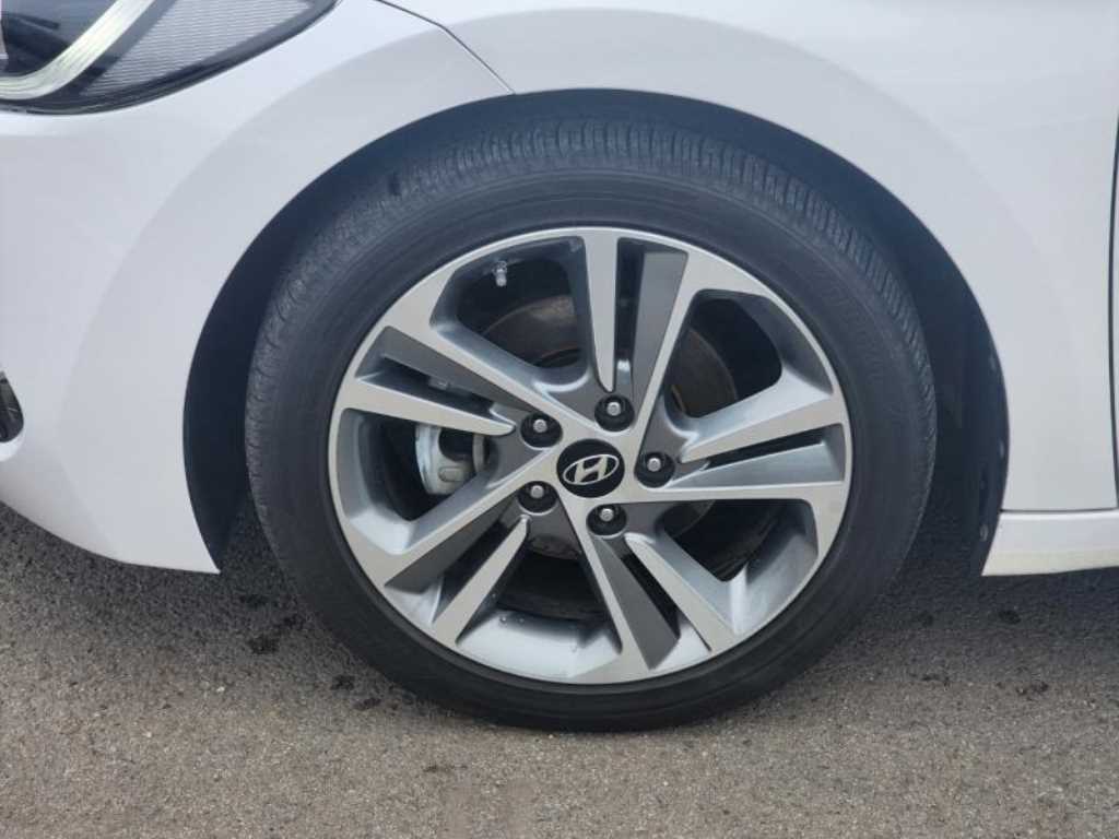 HYUNDAI Avante 2016 Blanco - Importación desde Corea - HF Imports Iquique - Foto 18