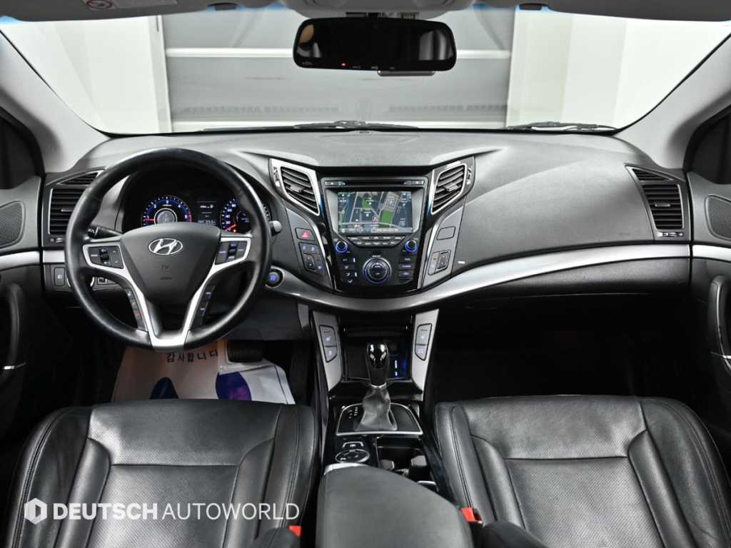 HYUNDAI i40 - Vista 7