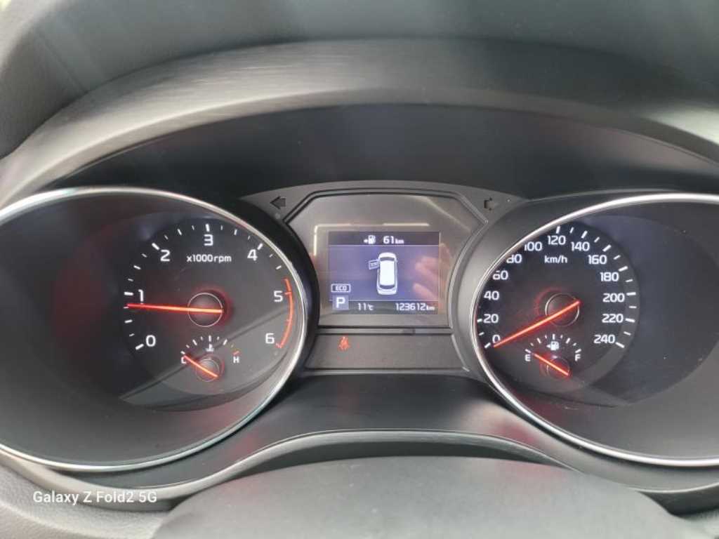 KIA Carnival - Vista 9