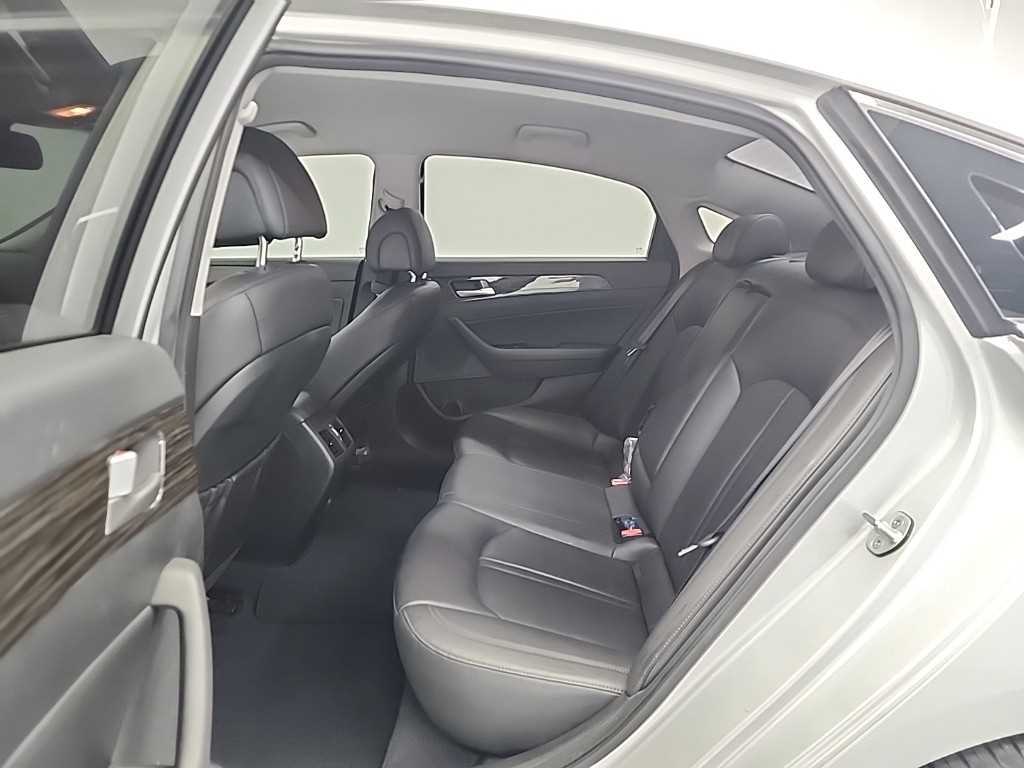 HYUNDAI Sonata - Vista 12