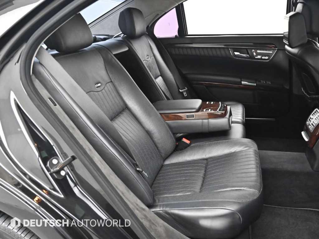 Mercedes Benz S Class - Vista 12