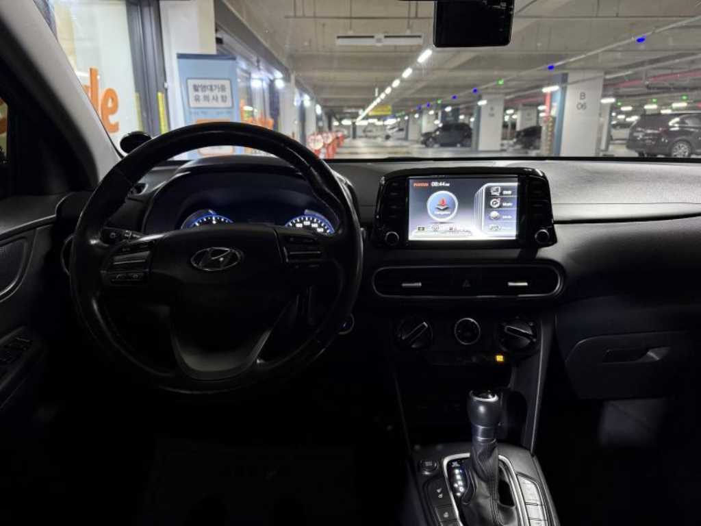 HYUNDAI Kona - Vista 8