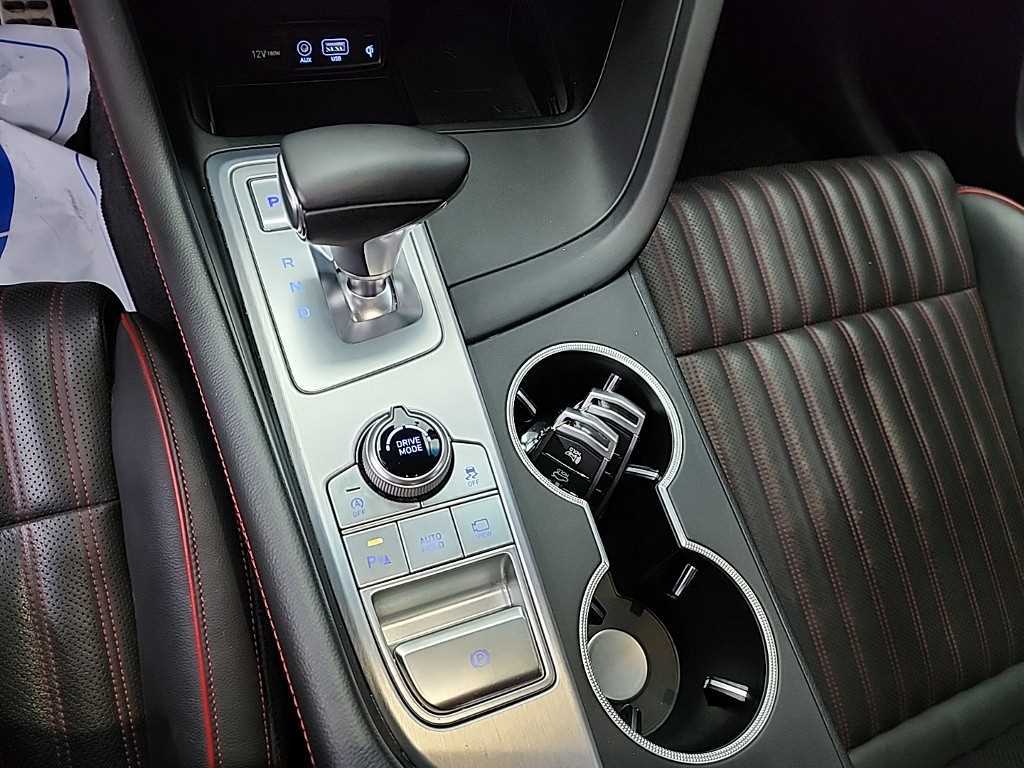 Genesis G70 - Vista 8