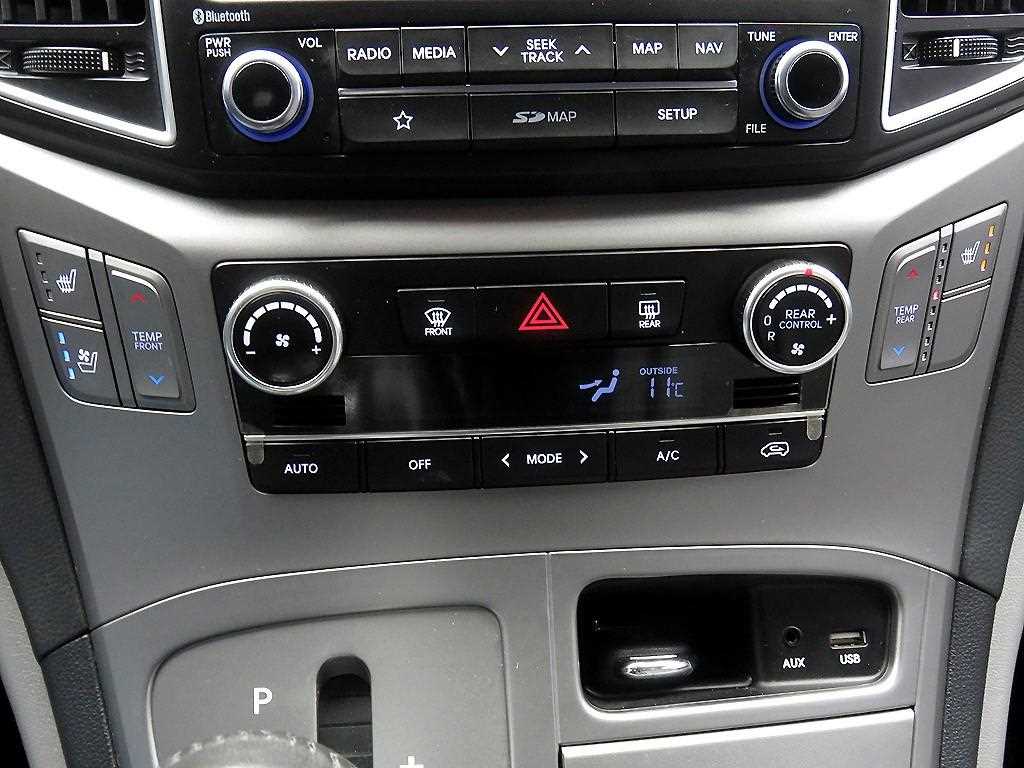 HYUNDAI Starex - Vista 12