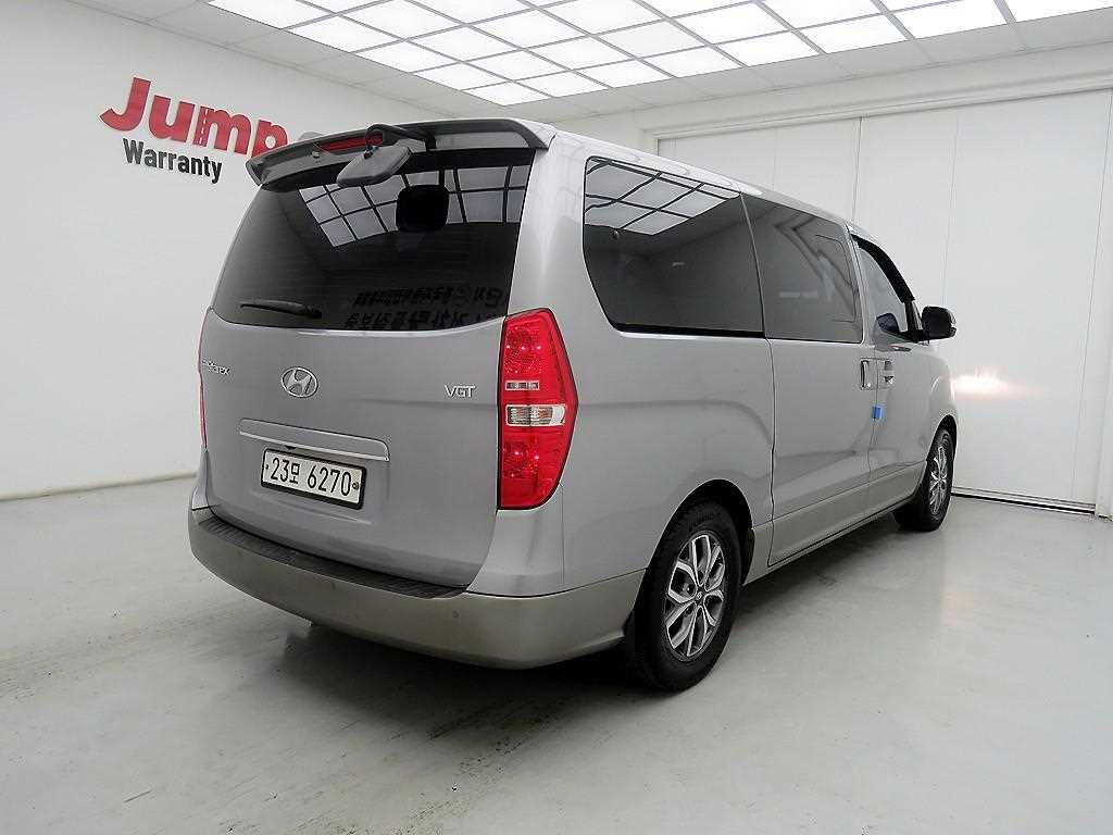 HYUNDAI Starex - Vista 4