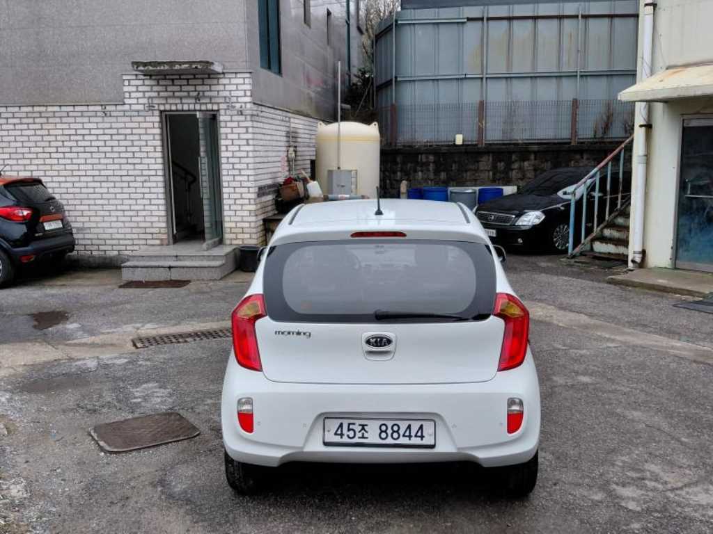 KIA Morning - Vista 4