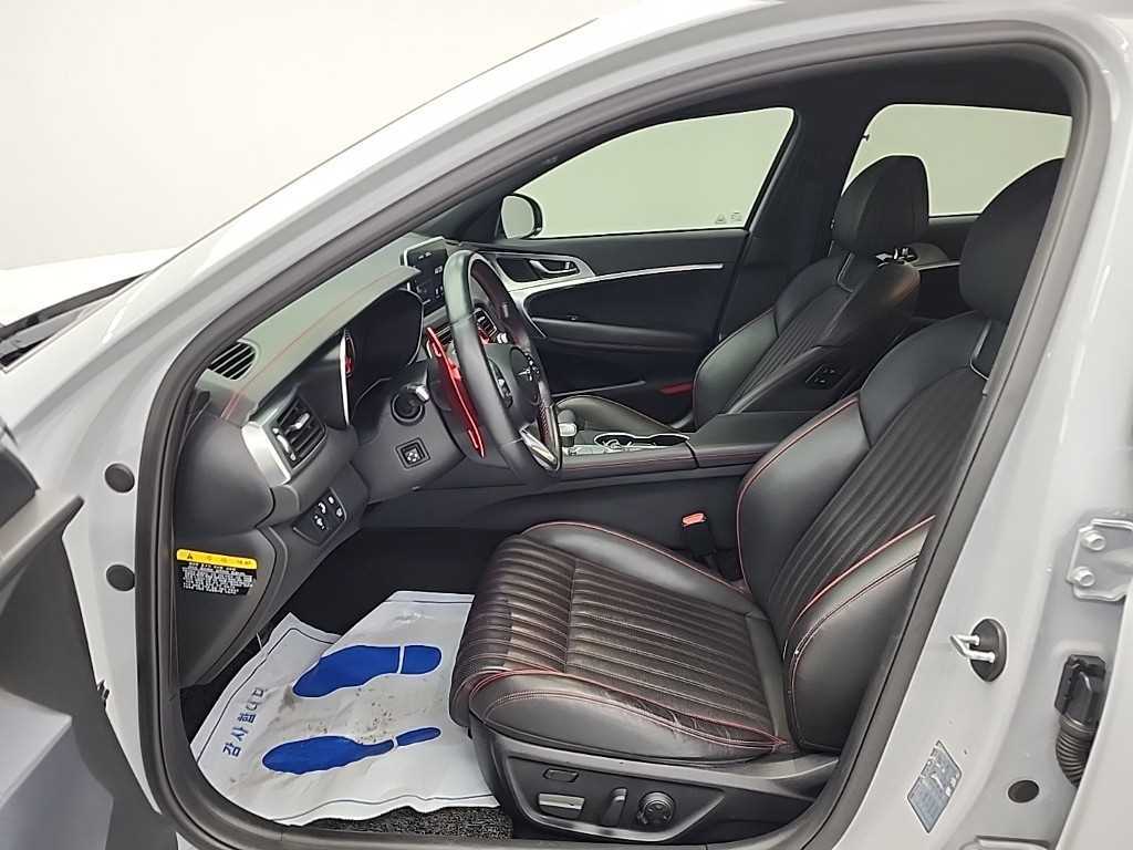 Genesis G70 - Vista 11