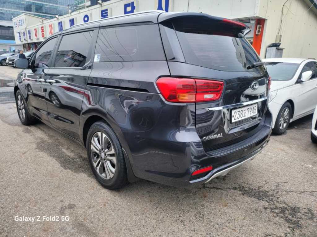 KIA Carnival - Vista 3