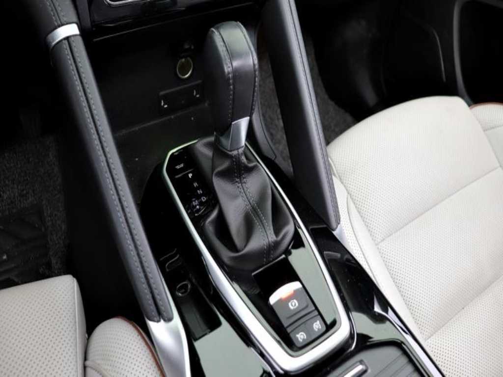 SAMSUNG QM6 - Vista 5