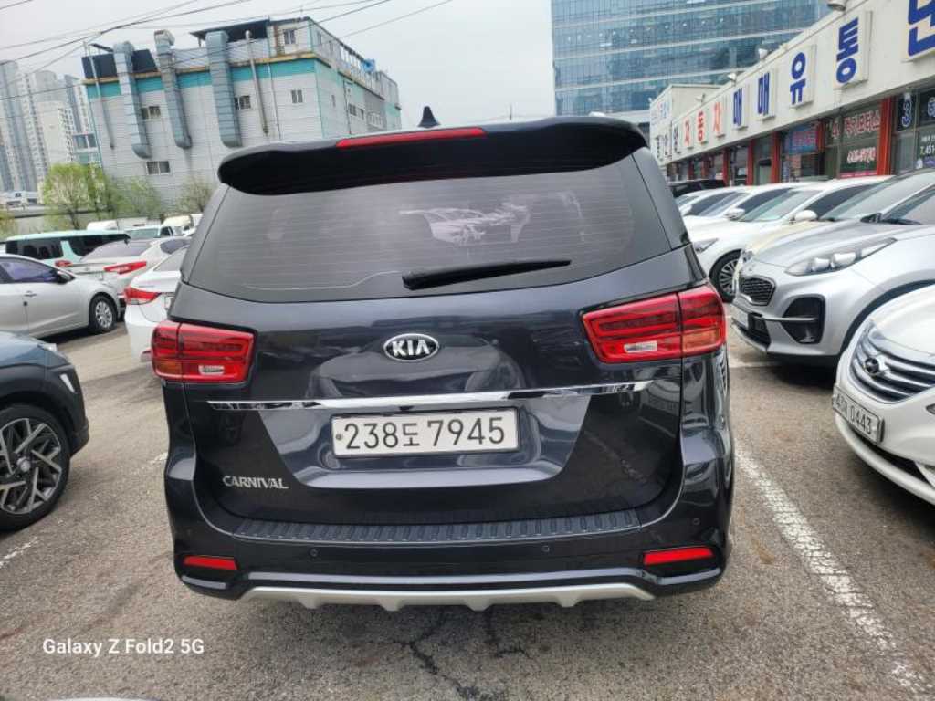 KIA Carnival - Vista 4