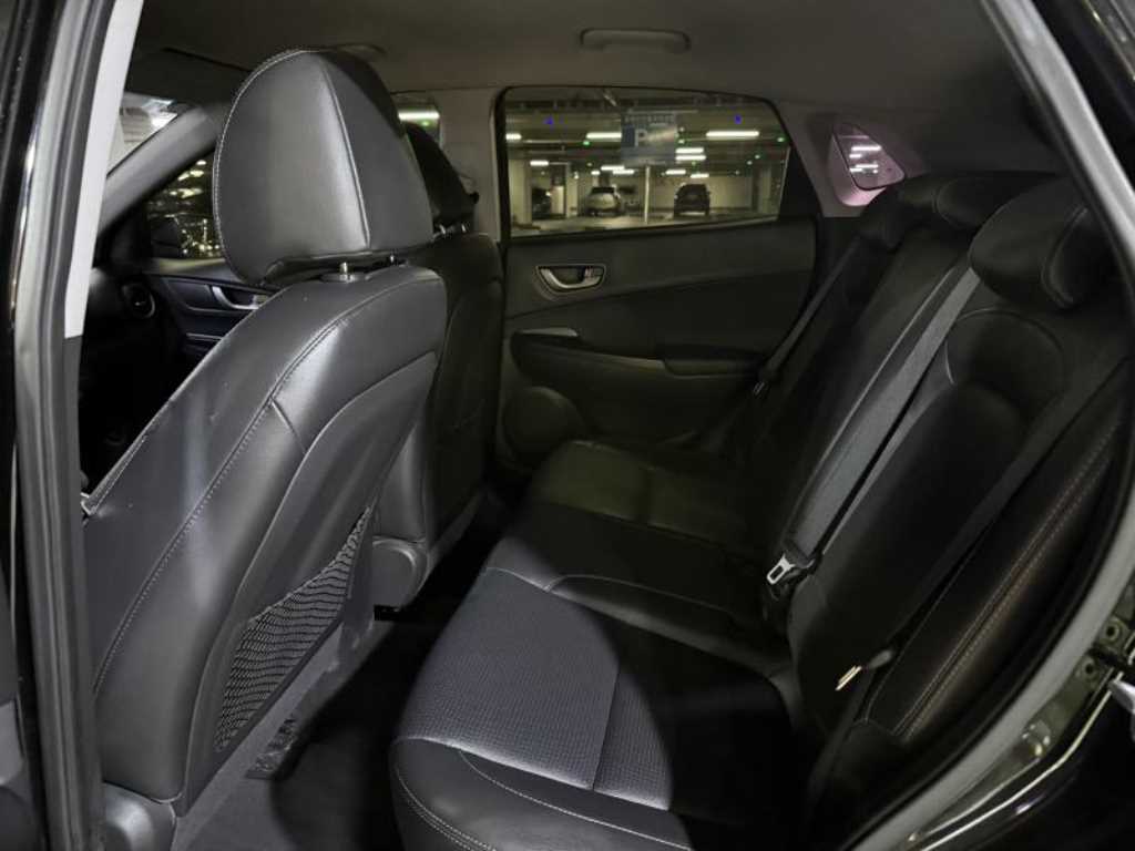 HYUNDAI Kona - Vista 7