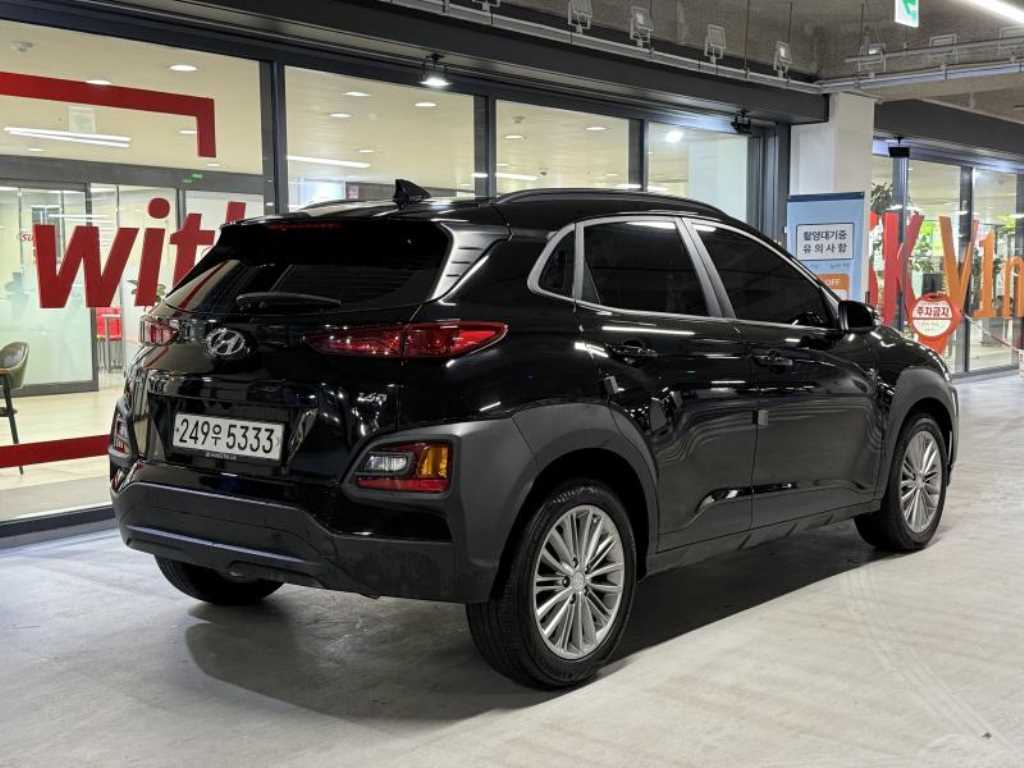 HYUNDAI Kona - Vista 4