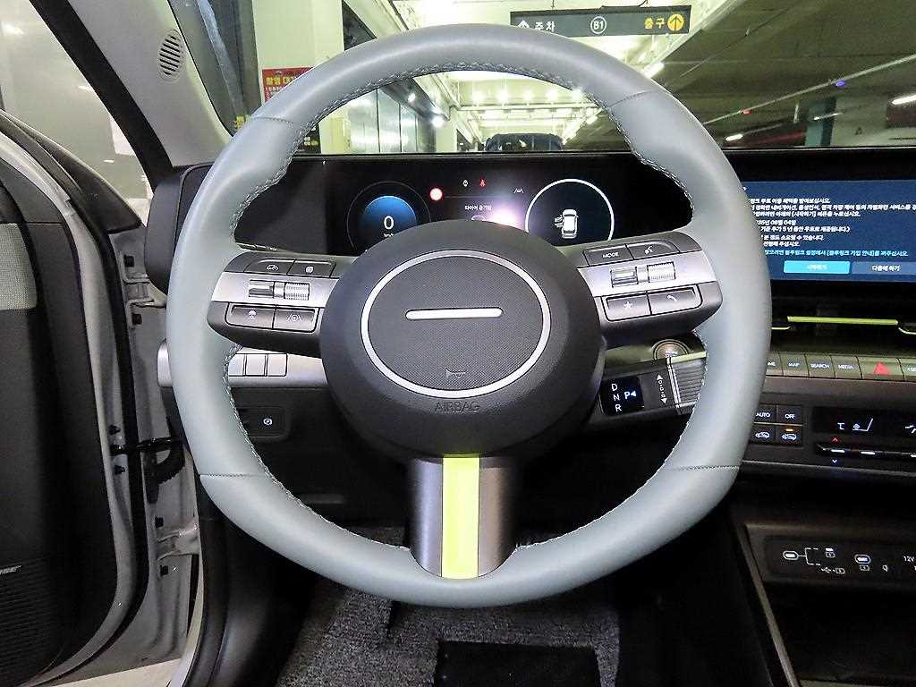HYUNDAI Kona - Vista 8