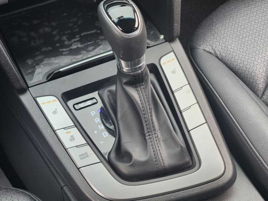 HYUNDAI Avante - Vista 12