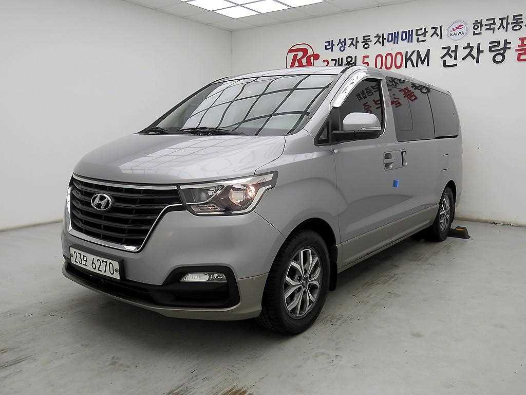 HYUNDAI Starex - Vista 2