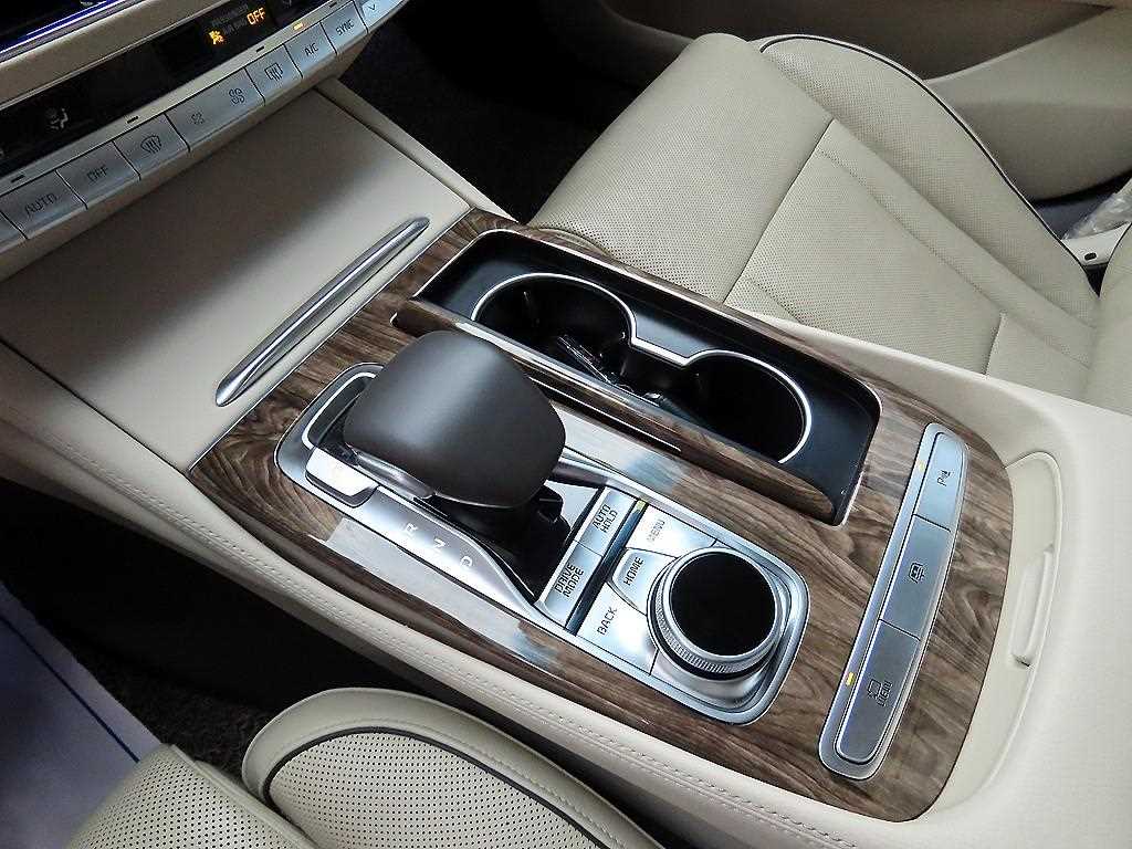 KIA K9 - Vista 11